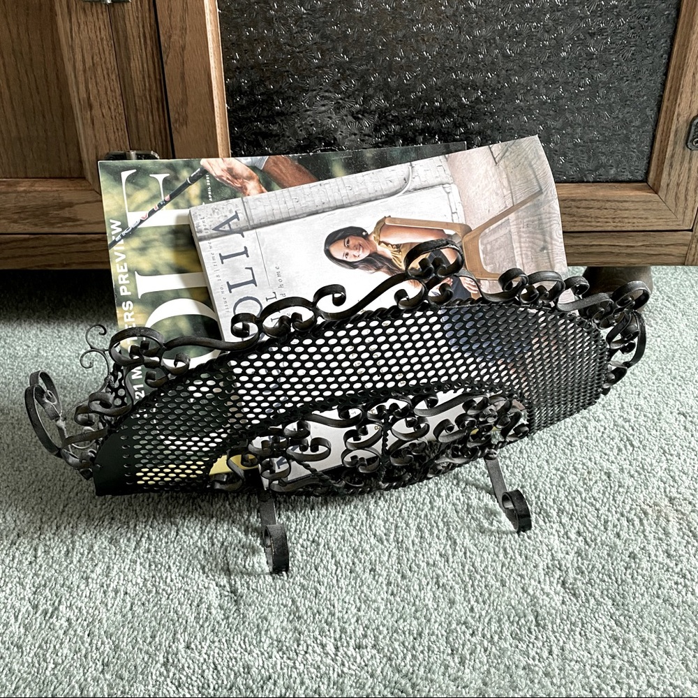 Decorative Black Metal Magazine Rack.
